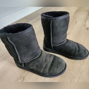 UGG Classic Short Boot